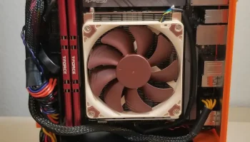 Корпус Mini ITX объемом 4,7 л, легко печатается (2 основные части), сэндвич-схема, дополнительные резьбовые вставки, стойки или ножки не требуются 6