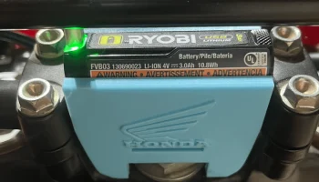 Держатель аккумулятора телефона CRF250L............ 3