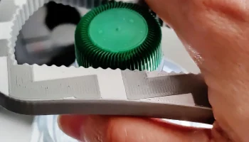 Зигзагообразная открывалка для бутылок 30........ 1