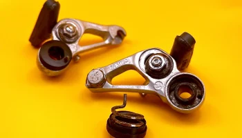 Пылезащитные чехлы кантилеверных тормозов Shimano BR-MT60...