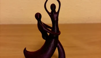 Статуя Танцующей пары ко Дню святого Валентина........