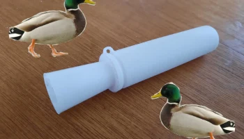 полностью напечатанный на 3D-принтере рабочий призыв утки...