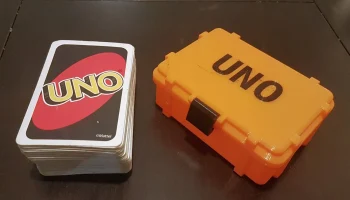 Прочная коробка для игровой карты UNO........ 1