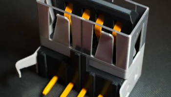 Огромный разъем USB A, масштаб 5:1