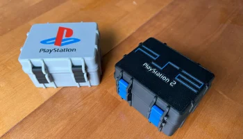 Коробка для хранения карт памяти PlayStation 1 и 2 с логотипом Коробка для хранения карт памяти PlayStation 1 и 2 с логотипом