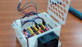 Настенный корпус Arduino Uno с крышкой на магните и выдви... 1