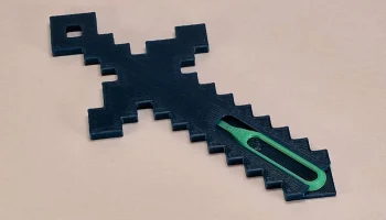 Меч Minecraft со скрытым очистителем портов USB-C...... 1