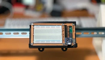 Крепление на DIN-рейку для корпуса макетной платы C4Labs .. 4