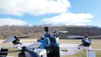 Дрон FPV со скоростью 100 миль в час 1