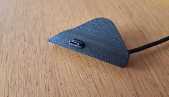 Hyundai Tucson, держатель USB-C 5