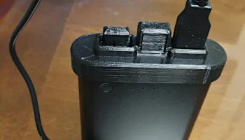 Крышка и USB-разъем для внешнего аккумуляторного блока Po... 1