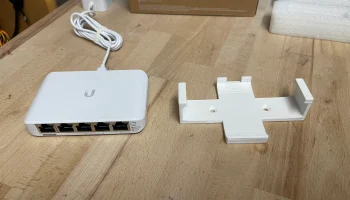 Кронштейн для 5-портового коммутатора Ubiquiti USW-Flex-M...