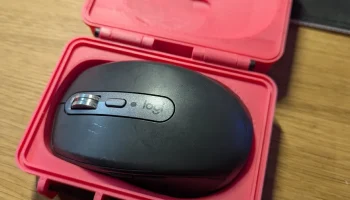 Прочный чехол Logitech в любом месте 3S........ 1