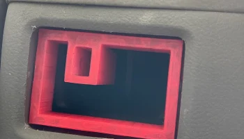 05-09 Крепление воздухозаборника Toyota Sienna............