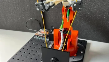 Система крепления Arduino Braccio для тестирования оптово...