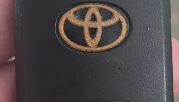 Замена эмблемы брелока Toyota Tacoma 1