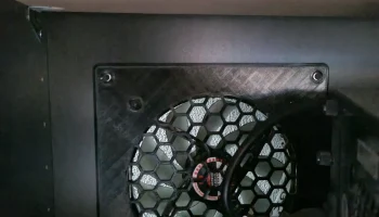 L&uuml;fter Einsatz f&uuml;r Hi-Fi Schrank