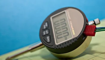 Разъем последовательного интерфейса SPC для штангенциркул.. 3