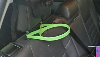 Баскетбольное кольцо в подголовнике автомобиля............ 2