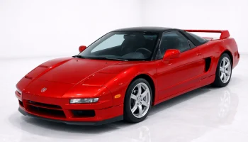 Дизайн вдохновлен Honda NSX (1990 г.). 1