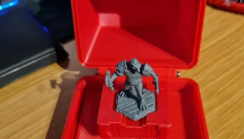 Прочный транспортный ящик для фигурки DnD/Warhammer........ 1