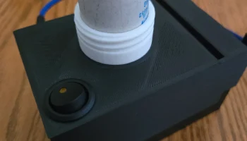 Портативный фонарь и зарядная станция USB, работающая от .. 1