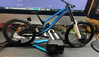 Canyon Sender CFR - миниатюрный велосипед DH 1