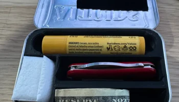 Да, еще одна жестяная вставка Altoid