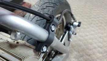 Крепление задней тормозной магистрали Razor MX/SX...... 1
