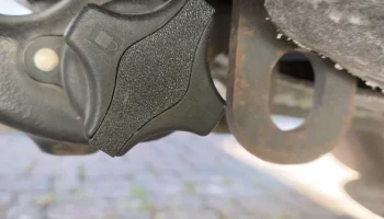 Крышка замочной скважины