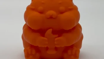 Милый голодный кот