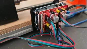 Монтажная пластина Arduino Uno