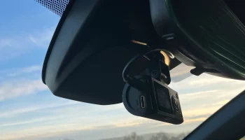 Интегрированное крепление на лобовое стекло Toyota 2023-2... 1