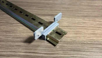 Крепление на DIN-рейку к настенной рейке........ 4