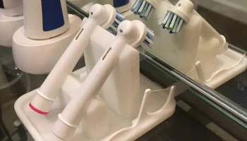 Подставка для щеток Oral-B 4