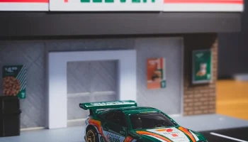 Набор моделей 7-Eleven - диорама в масштабе 1:64 3
