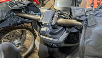 Крючок на руль "Слон" для Honda ADV160 5