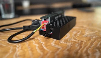 Корпус WLED для ESP32 и платы регулирования напряжения..... 1
