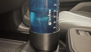 Подстаканник Ford Mustang Mach-E для большой бутылки с водой