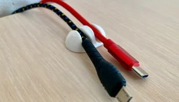 Держатель кабеля 4