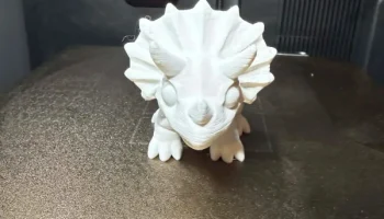 Симпатичный чиби-трицератопс - качественная детальная 3D-... 3