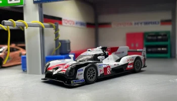 Гараж/здание гоночной ямы для автомобилей Hot Wheels и автом 7