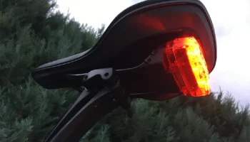 Крепление на седло велосипедного фонаря Cateye...
