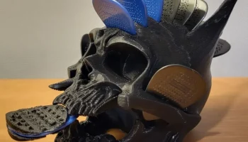 Держатель медиатора Oni Skull для гитары.........