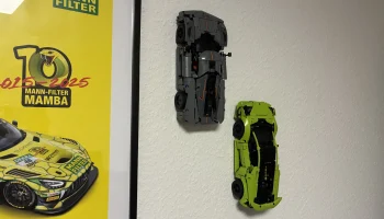 Настенное крепление для машинок Lego Technic 1:10...........