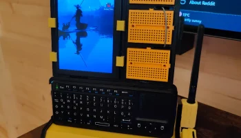 Подставка CyberPlug с 7-сегментным дисплеем........