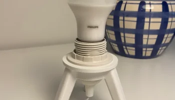 Lamp base