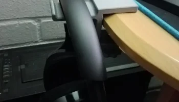 Держатель гарнитуры (прочный c-образный зажим)...... 3
