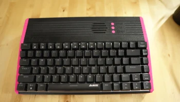 Корпус компьютера с клавиатурой MiSTer FPGA...... 5