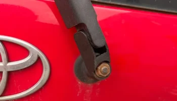 Деталь заднего дворника Toyota Yaris 2